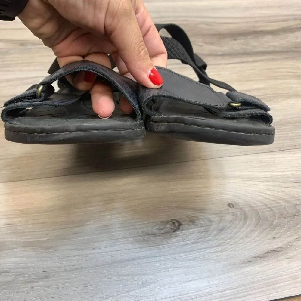 Womens Born Britton Black Navy Leather Criss Cross Strap Comfort Sandal Size 8 M